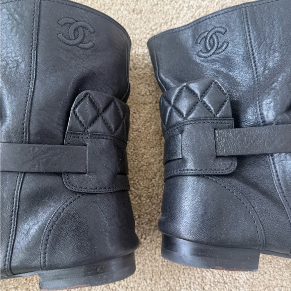 CHANEL leather boots - Picture 3 of 6